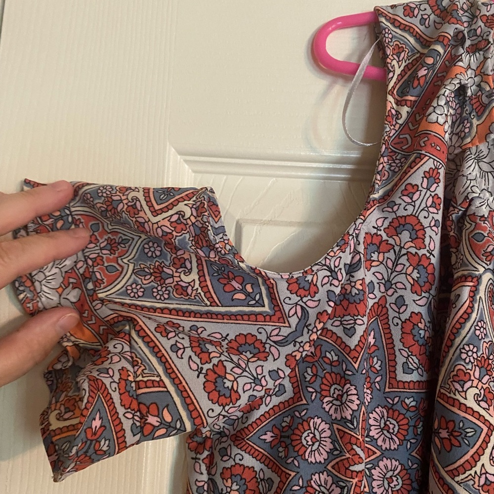 LC Lauren Conrad Gray and Orange Cold Shoulder Maxi Dress - Picture 2 of 3